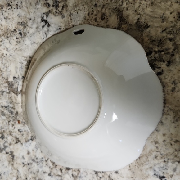 Final Price/Rare Scalloped Iridescent Yellow Rose Bowl - Picture 4 of 4